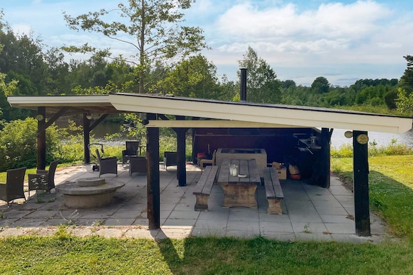 Stijlvol vakantiehuis aan het water in Ödeshög voor 11 personen - thumbnail 4