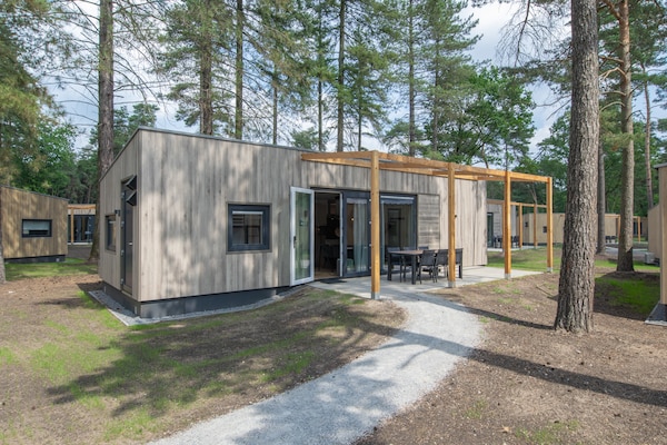Vrijstaand chalet met airco in bosrijk Bospark 't Wolfsven, Mierlo - thumbnail 1