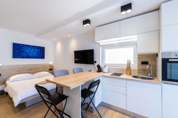 Studio appartement met zeezicht in Rogotin - thumbnail 2