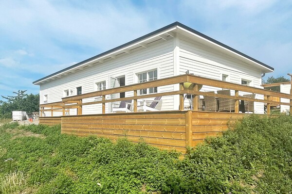 Op 750 m van zee: Modern vakantiehuis in Borgholm - thumbnail 1