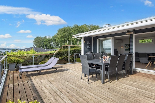 Gerenoveerd vakantiehuis met zeezicht en omheinde tuin bij Aabenraa - thumbnail 2