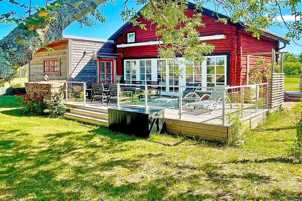 Sfeervol vakantiehuis in Borgholm met uitzicht op Öländska Alvaret - thumbnail 1