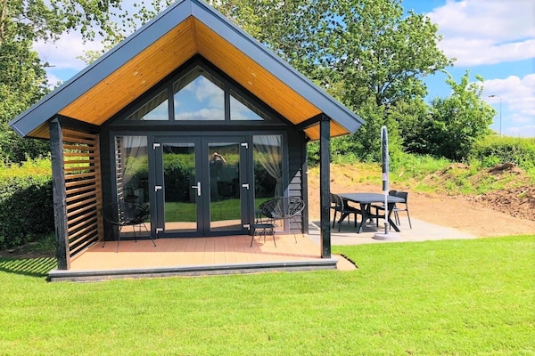 Tiny House Chalet aan de Rhederlaagse Meren in Lathum - thumbnail 4