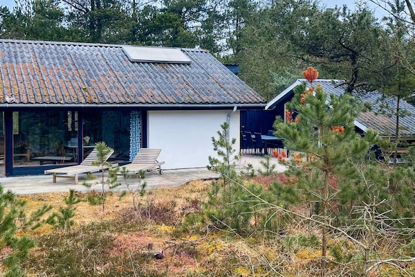 Sfeervol vakantiehuis in Blåbjerg Klitplantage met privéterras op 3,5 km van zee - thumbnail 3