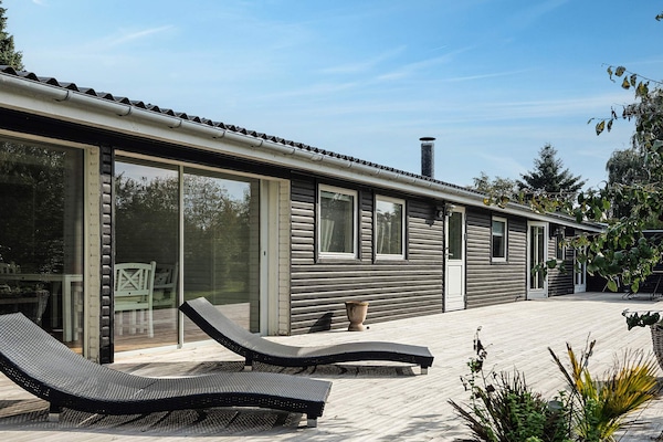 6-persoons vakantiehuis aan zee in Stege - thumbnail 2