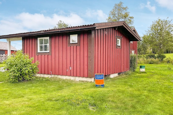 Knus Zweeds vakantiehuisje met sauna en golfbaan nabij Kil - thumbnail 5