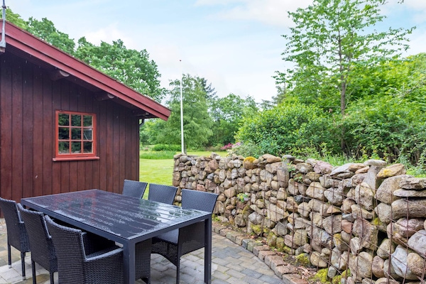 Sfeervol blokhuis met groendak nabij het fjord in Roslev - thumbnail 5