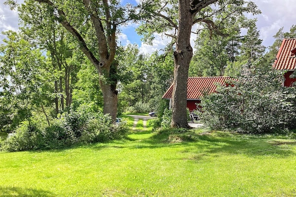 Charmant Zweeds vakantiehuis met houtgestookte sauna bij Uppsala - thumbnail 2