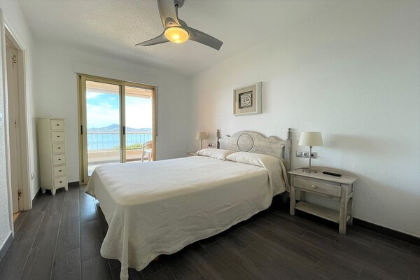 Zonovergoten appartement aan zee met zwembad in La Manga - thumbnail 4