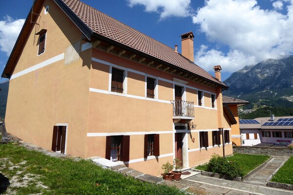 Ruim bergvakantiehuis in Chies d'Alpago met tuin, BBQ en wifi voor 5 personen - thumbnail 5