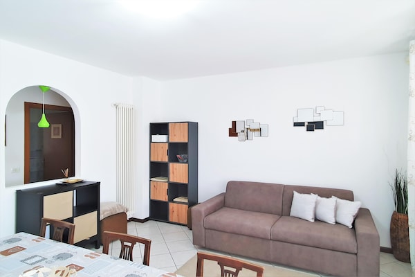 Sfeervol appartement met privéterras en zwembad nabij Lago Maggiore - thumbnail 2