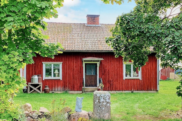 Rood-wit vakantiehuis op paardenboerderij bij Mariestad en het Vänermeer - thumbnail 1