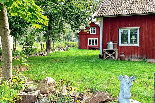 Rood-wit vakantiehuis op paardenboerderij bij Mariestad en het Vänermeer - thumbnail 2