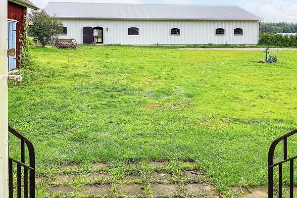 Rood-wit vakantiehuis op paardenboerderij bij Mariestad en het Vänermeer - thumbnail 6