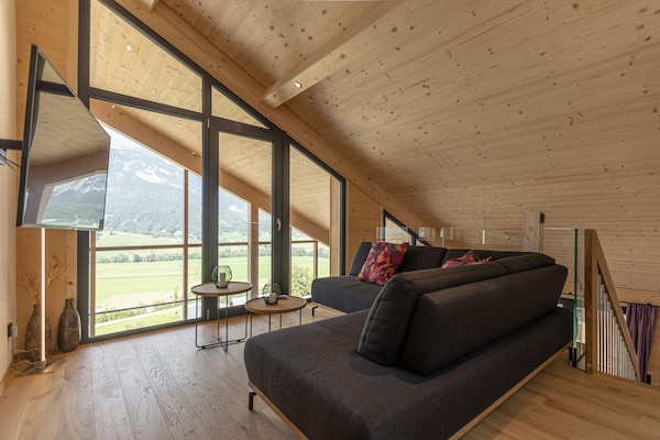 Luxe 6-persoons appartement met sauna en buitenbad direct aan de piste - thumbnail 2