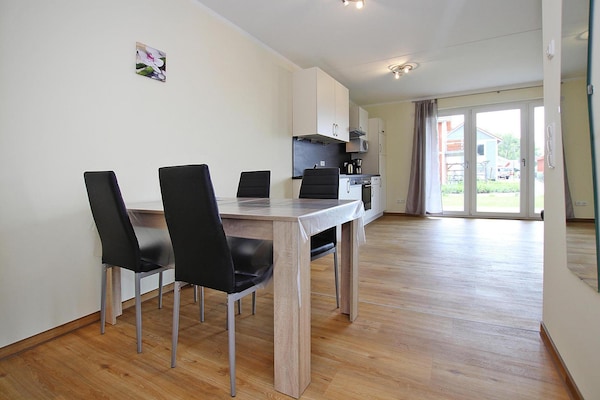 Hafenflair: Modern appartement direct aan de jachthaven van Plau am See - thumbnail 3