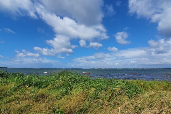 Aan zee: Sfeervol vakantiehuis met hottub in Stubbekøbing - thumbnail 2
