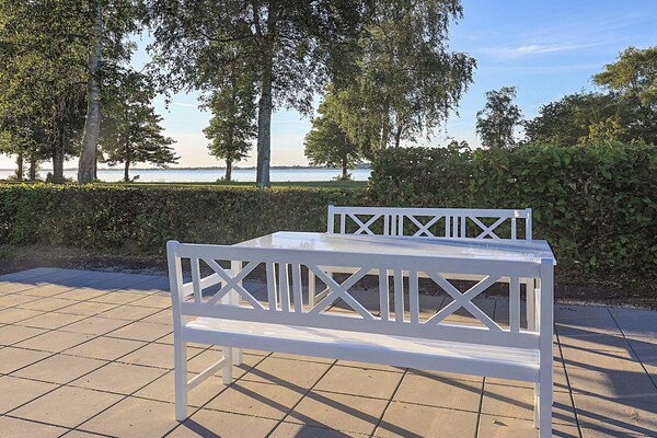 Aan zee: Sfeervol vakantiehuis met hottub in Stubbekøbing - thumbnail 5