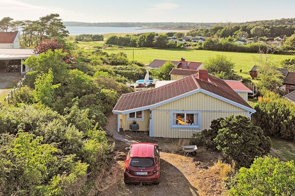 Panoramavakantiehuis bij Varberg, 400m van zee - thumbnail 1