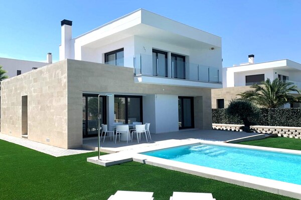 Luxe villa met privézwembad aan de golfbaan in Orihuela - thumbnail 6