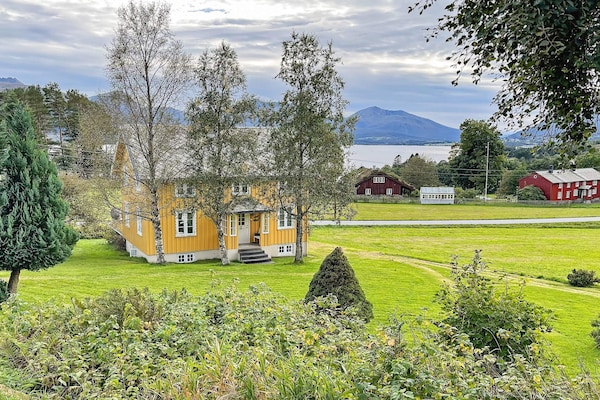 6 Person Holiday Home In Averøy-by Traum - Hustadvika