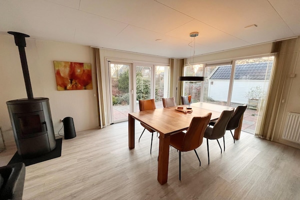 Vrijstaande bungalow bij strand en IJsselmeer in Makkum, Friesland - thumbnail 2
