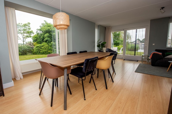 Villa aan het Sneekermeer in Terherne voor 8 personen met eigen steiger - thumbnail 2