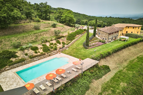 Il Solatio: Authentieke boerderij in het Toscaanse Chianti voor 8 personen - thumbnail 1