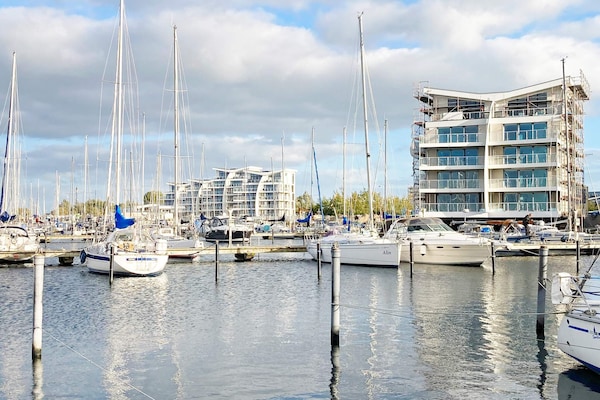 Penthouse aan de haven van Marina Wendtorf met panoramisch zeezicht - thumbnail 2