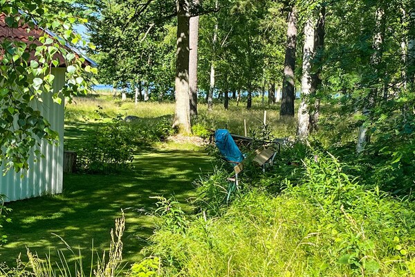 7-persoons vakantiehuis aan het meer in Rockneby - thumbnail 5