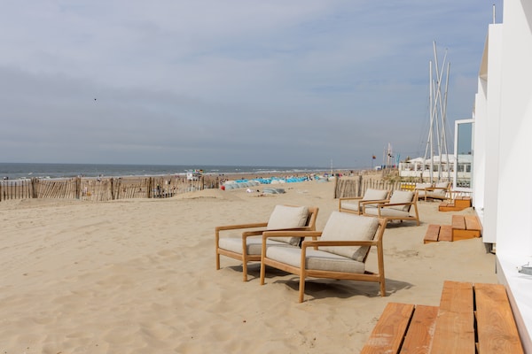 Beach Houses Zandvoort 1: Intiem strandhuisje op 10 meter van zee - thumbnail 3