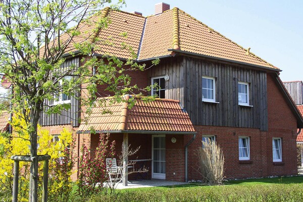 Ruim duplex appartement voor 4 personen op 4 km van het strand in Petersdorf - thumbnail 1