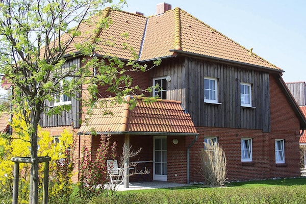 Ruim duplex appartement voor 5 personen op 4 km van het strand van Fehmarn - thumbnail 1