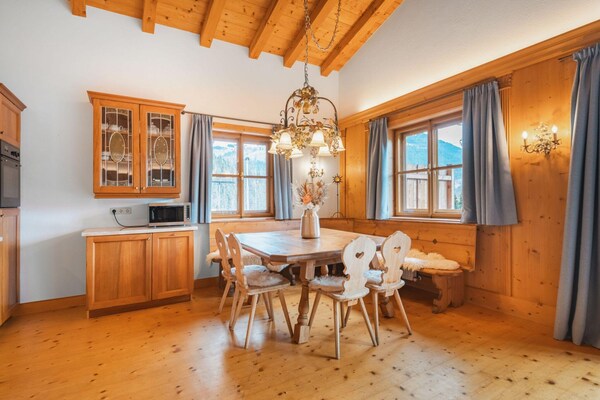 Chalet Ninni: 150m² vrijstaand chalet aan de golfbaan, 450m tot skilift - thumbnail 3