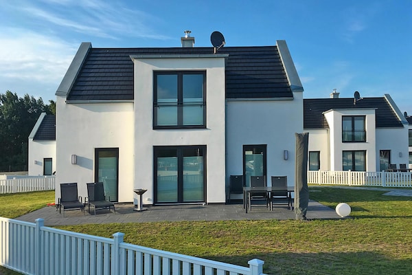 Vrijstaand vakantiehuis met open haard en jachthavenzicht in Peenemünde - thumbnail 4