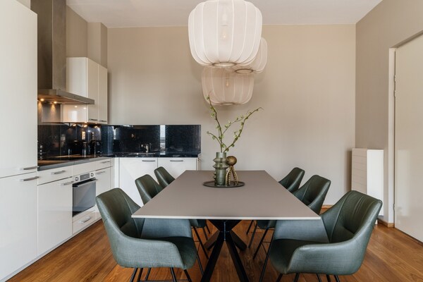 5-persoons modern appartement in Scheveningen op 900m van het strand - thumbnail 3