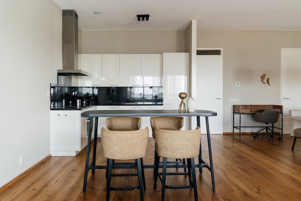 Modern appartement in Scheveningen, 900m van strand en haven - thumbnail 2