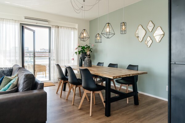 Modern appartement in Scheveningen, 900m van strand en haven - thumbnail 2