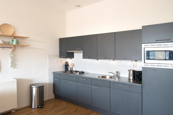 Stijlvol havenappartement met panoramisch zeezicht in Scheveningen - thumbnail 3