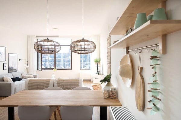 Stijlvol havenappartement met panoramisch zeezicht in Scheveningen - thumbnail 2