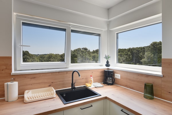 Cube Box House Angelini: Stadsappartement in Pula, 400m van strand - thumbnail 6