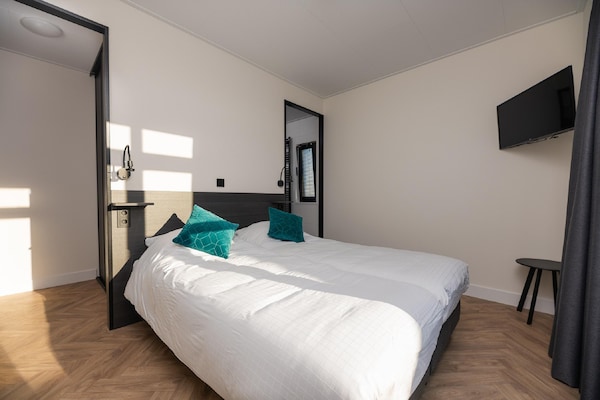 Luxe vrijstaand waterhuis voor 6 personen aan de Loosdrechtse Plassen - thumbnail 2