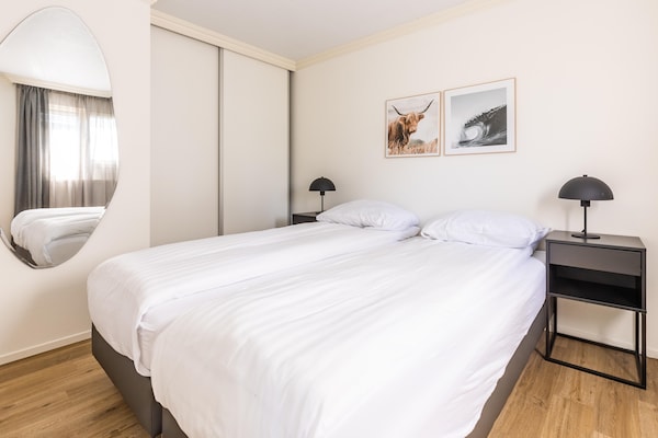 Modern chalet op centrale locatie in Veldhoven, ideaal voor gezin of stel - thumbnail 3