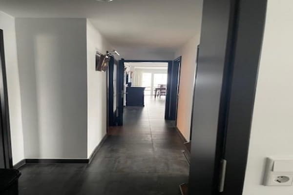 Ruim 7-persoons appartement met 4 slaapkamers, vlakbij de piste - thumbnail 6