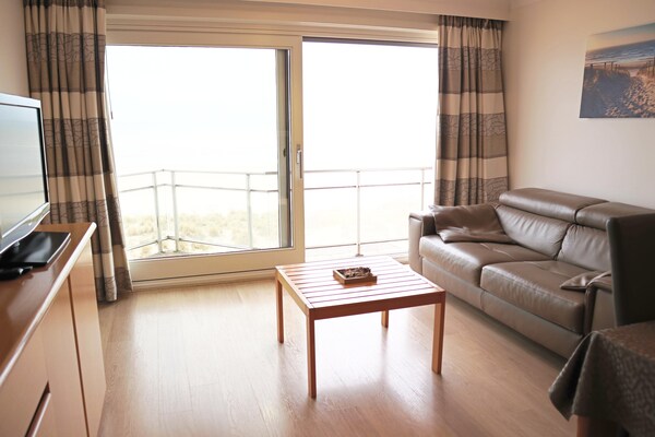 Knus appartement aan de zeewering met zeezicht in Nieuwpoort voor 6 - thumbnail 2
