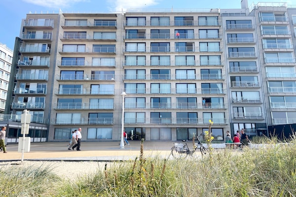 Gerenoveerd appartement op de zeedijk van Nieuwpoort met prachtig zeezicht - thumbnail 5