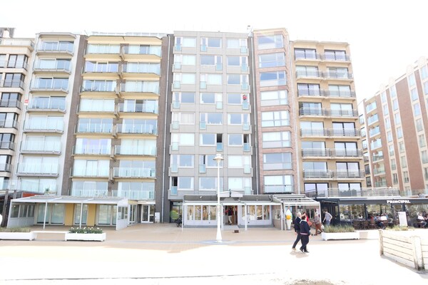 Zonnestraal 503: Appartement op de Zeedijk met Zeezicht in Nieuwpoort - thumbnail 4