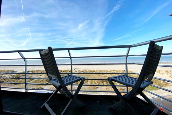 Appartement op de Zeedijk met Panoramisch Zeezicht in Nieuwpoort - thumbnail 5
