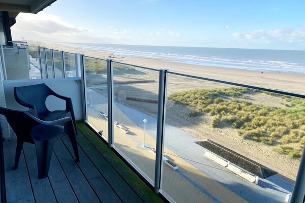 Licht appartement aan de zeewering van Nieuwpoort met prachtig kustzicht - thumbnail 5