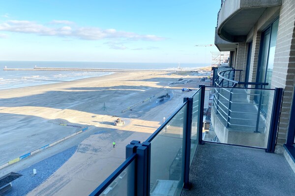 Strandappartement met 2 slaapkamers op de Zeedijk van Nieuwpoort - thumbnail 6